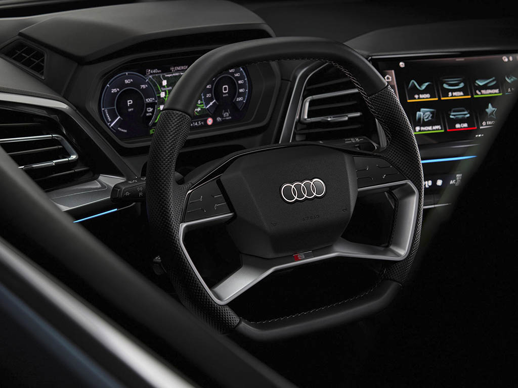Audi Steering Wheels 2 - نگاهی به فرمان محصولات آئودی، پیچیده‌تر از آنچه فکر می‌کنید!
