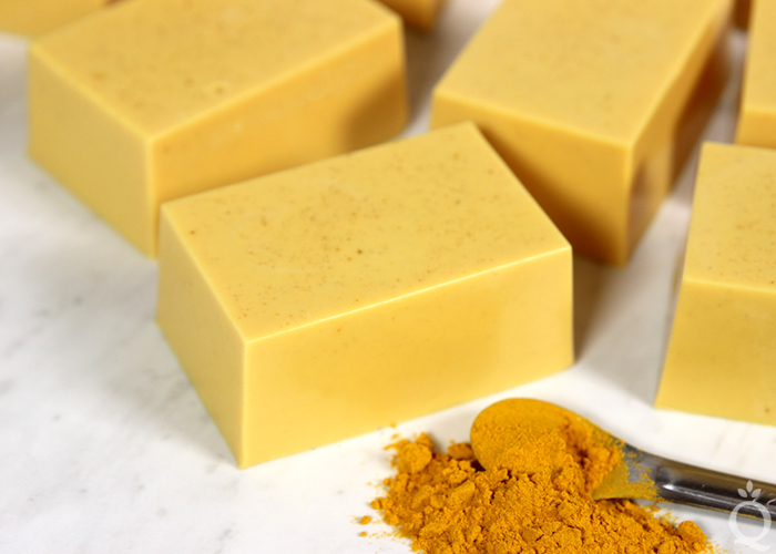 Turmeric Soap Tutorial - فواید صابون زردچوبه برای پوست صورت و مو و طرز استفاده از آن