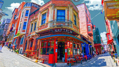 استانبول 1 390x220 - با محله های تاریخی و دیدنی استانبول آشنا شوید