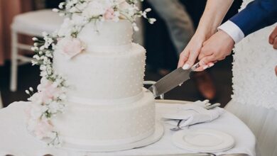 Wedding cake selection guide 390x220 - راهنمای انتخاب کیک عروس و نکات ریز و درست تهیه کیک عروسی