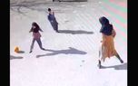 کردن معلم - فیلم زمین خوردن خانوم معلم هنگام بازی فوتبال در مدرسه